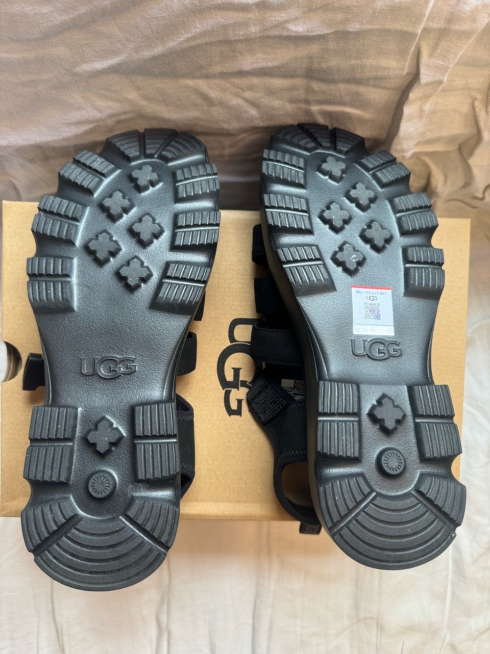 NWT UGG Cora Platform Sandals in Black - Picture 5 of 10